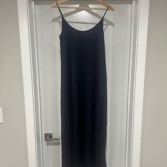 Club Monaco Dresses & Skirts - Club Monaco Navy Silky Maxi Dress - Size 00 NWOT